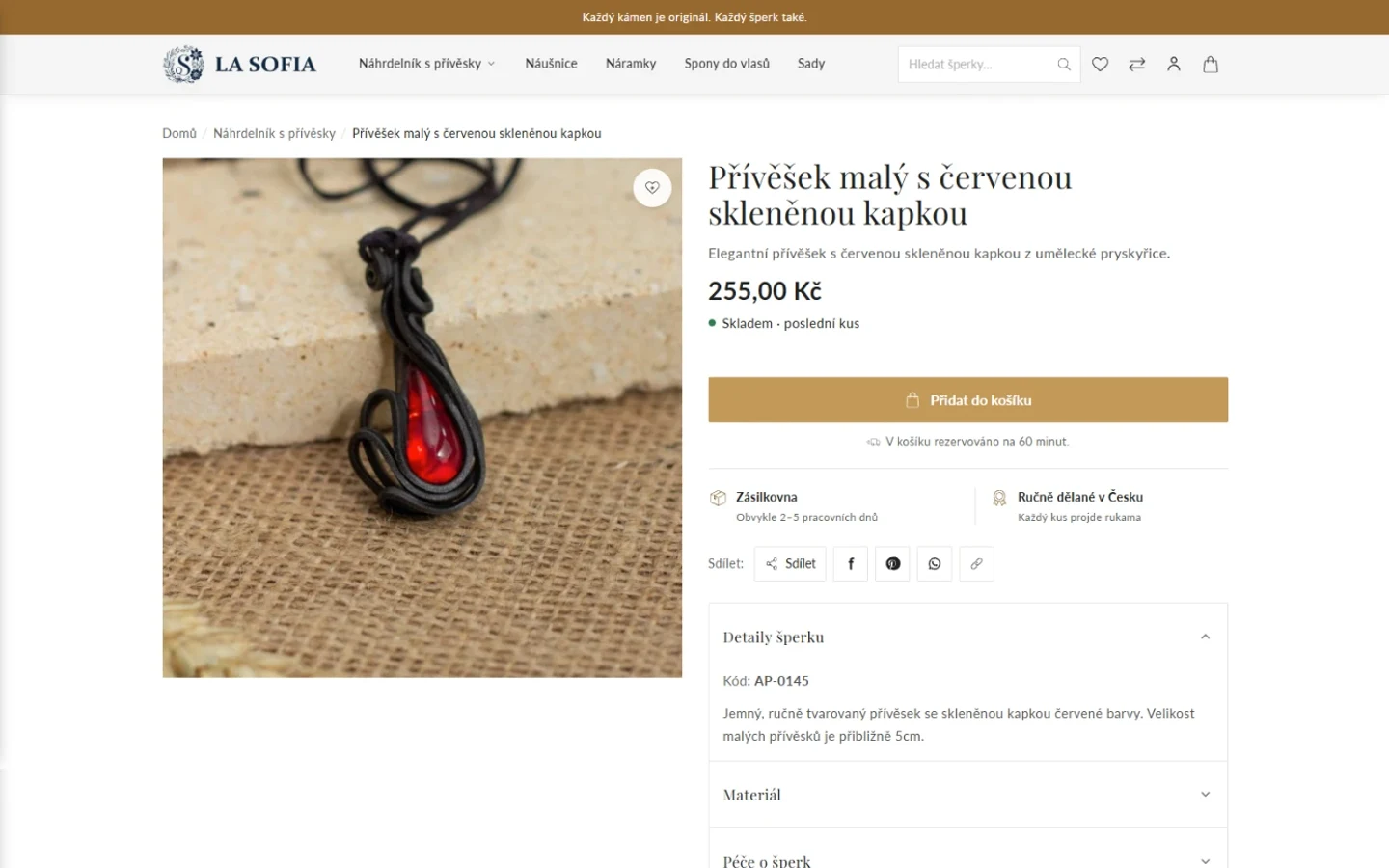 Detail produktu: poslední kus, rezervace v košíku na 60 minut, detaily, materiál, péče a doprava v záložkách